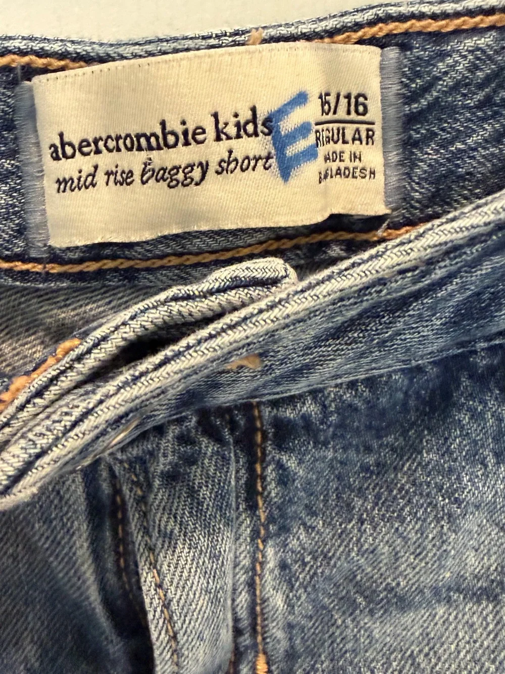 Abercrombie Kids Girls Mid Rise Baggy Denim Shorts Distressed Size 15/16
